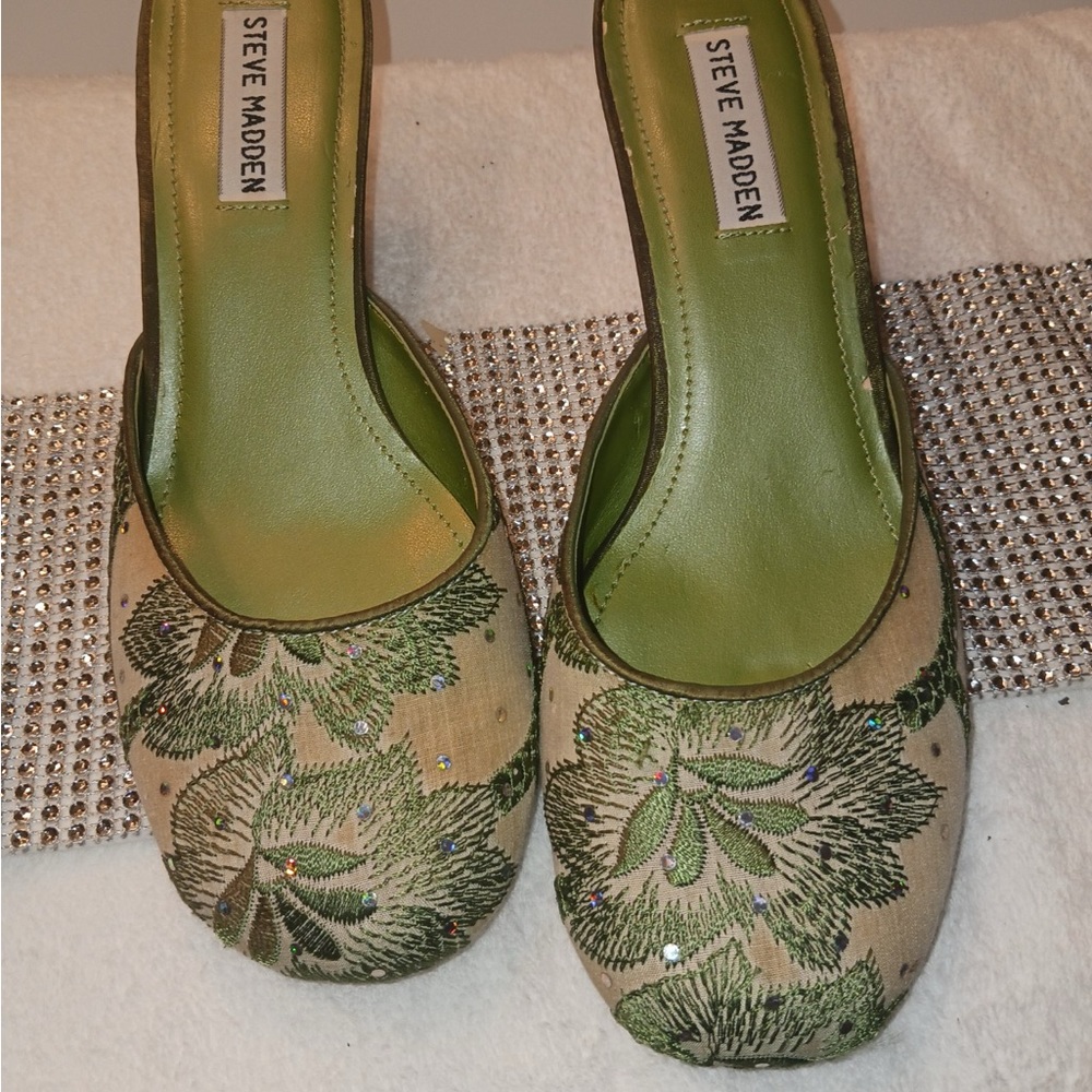 Women’s preowned 7.5 Steve Madden shoe